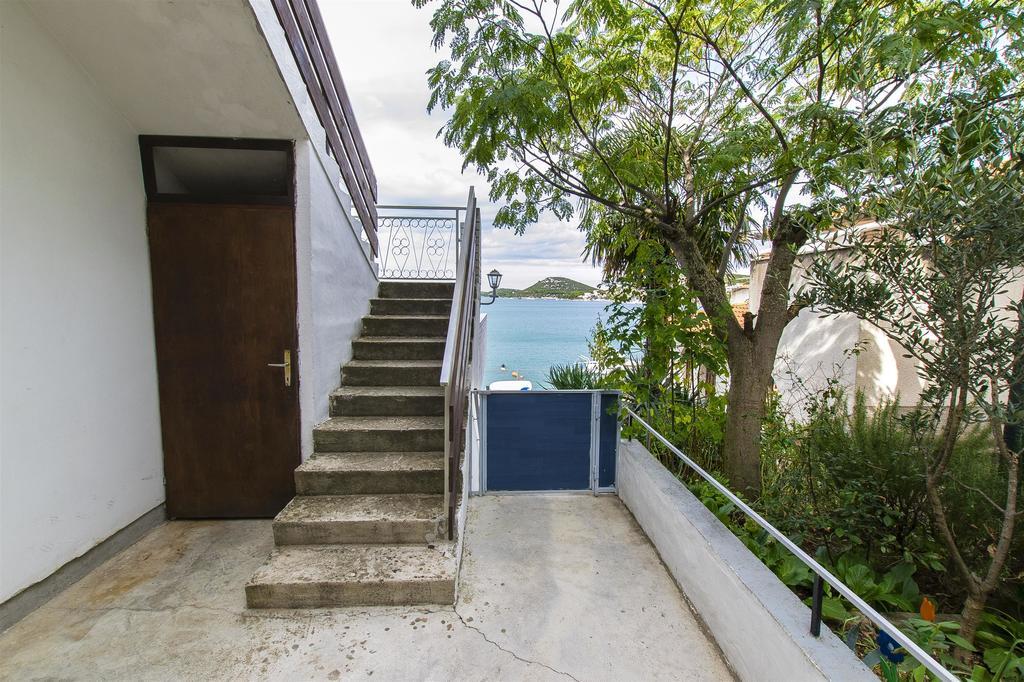 Apartment Branka Tisno Exterior foto